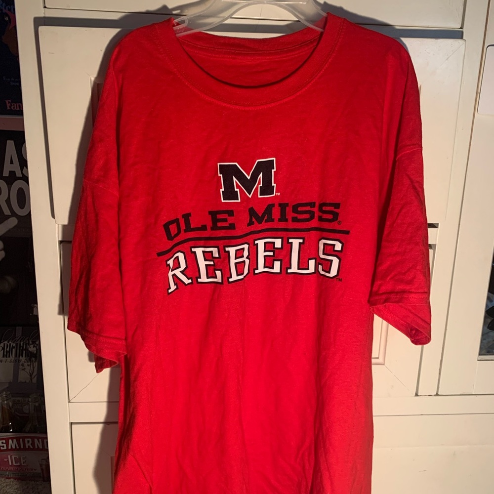 OLE MISS SHIRT! GREAT CONDITION!